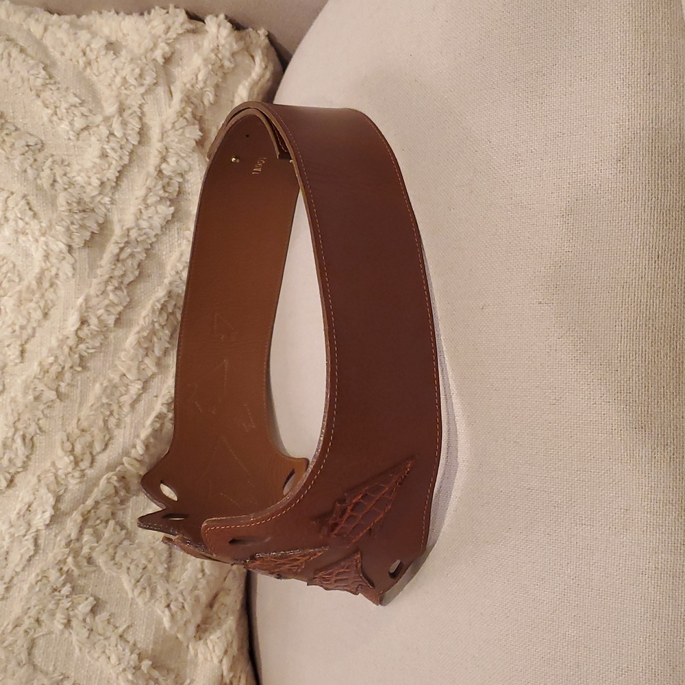 Oscar de la Renta Genuine Alligator Belt with Cut-Out Design - Picture 7 of 16
